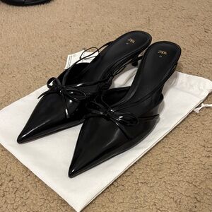 Zara Black Pointed Toe Heels with Bow